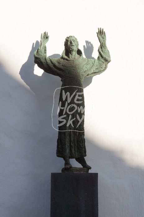 Skulptur an der Jodokuskirche